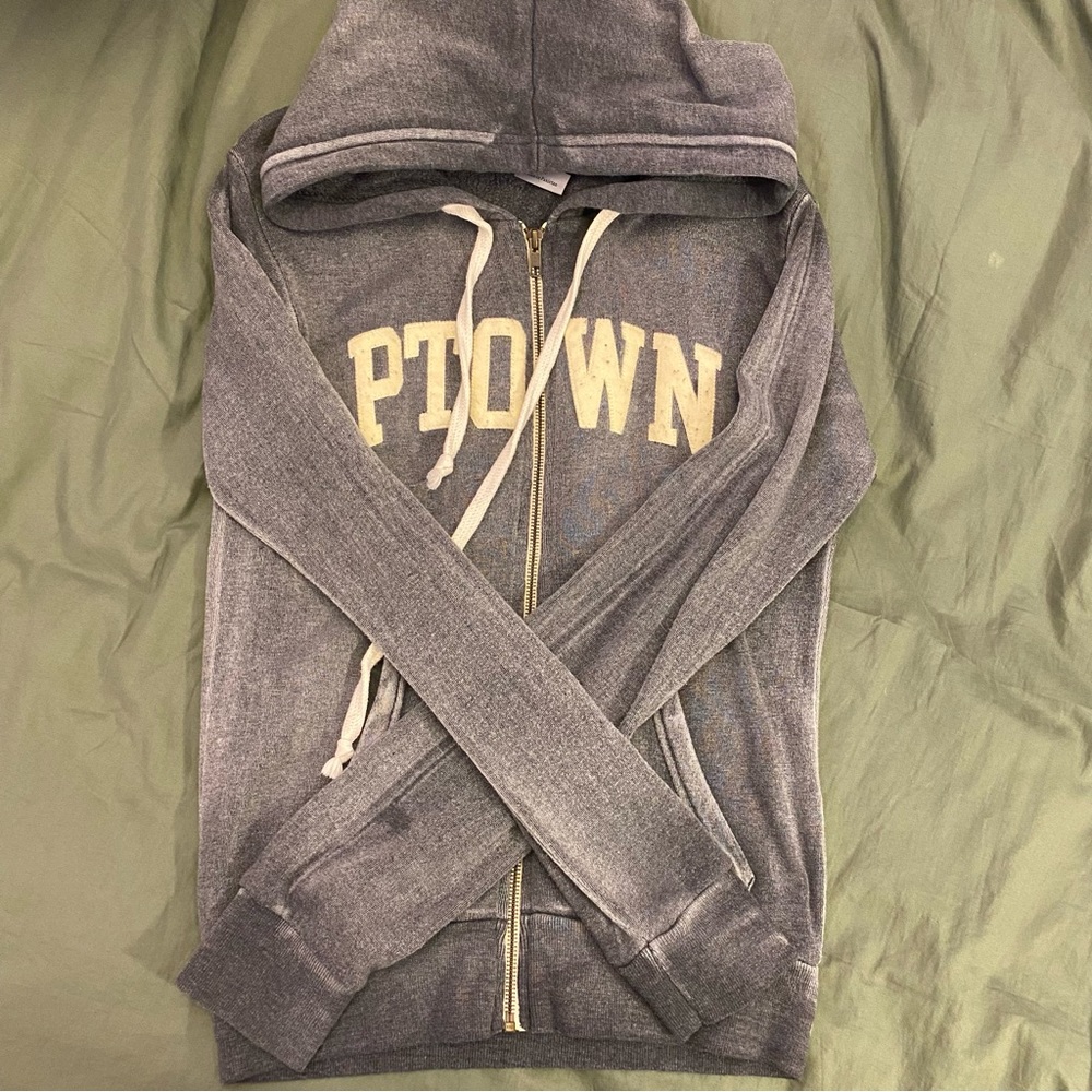 Hoodie / Sweatshirt